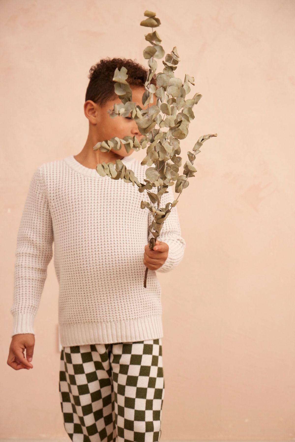 Waffle knit jumper in chalk in organic cotton cashmere, side view