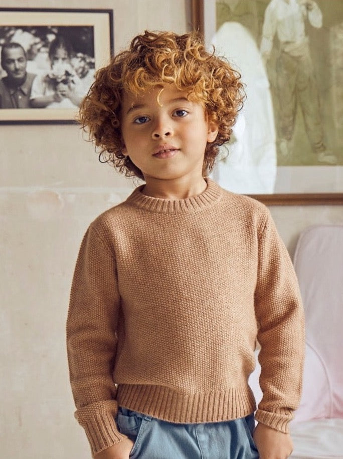 This classic 4 ply Jumper in Autumnal Mapel comes in a timeless Moss Stitch Knit which makes the perfect hand-me-down for siblings and friends alike. Made with the softest cashmere/ merino blend from Inner Mongolia, it will keep you Little One cosy and warm all winter long.
