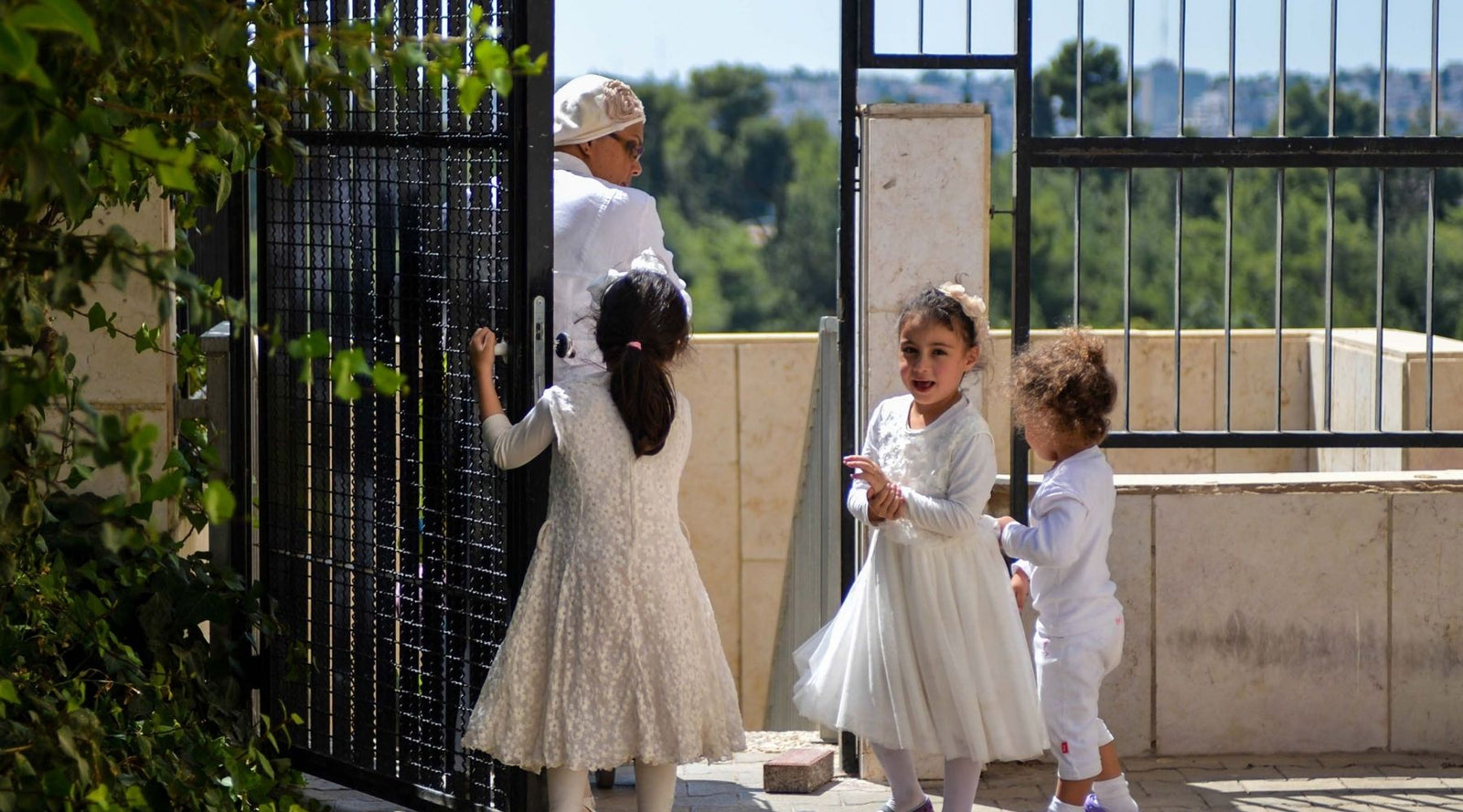 Cute Yom Kippur Fashion: Dressing Your Little Ones for the High Holidays