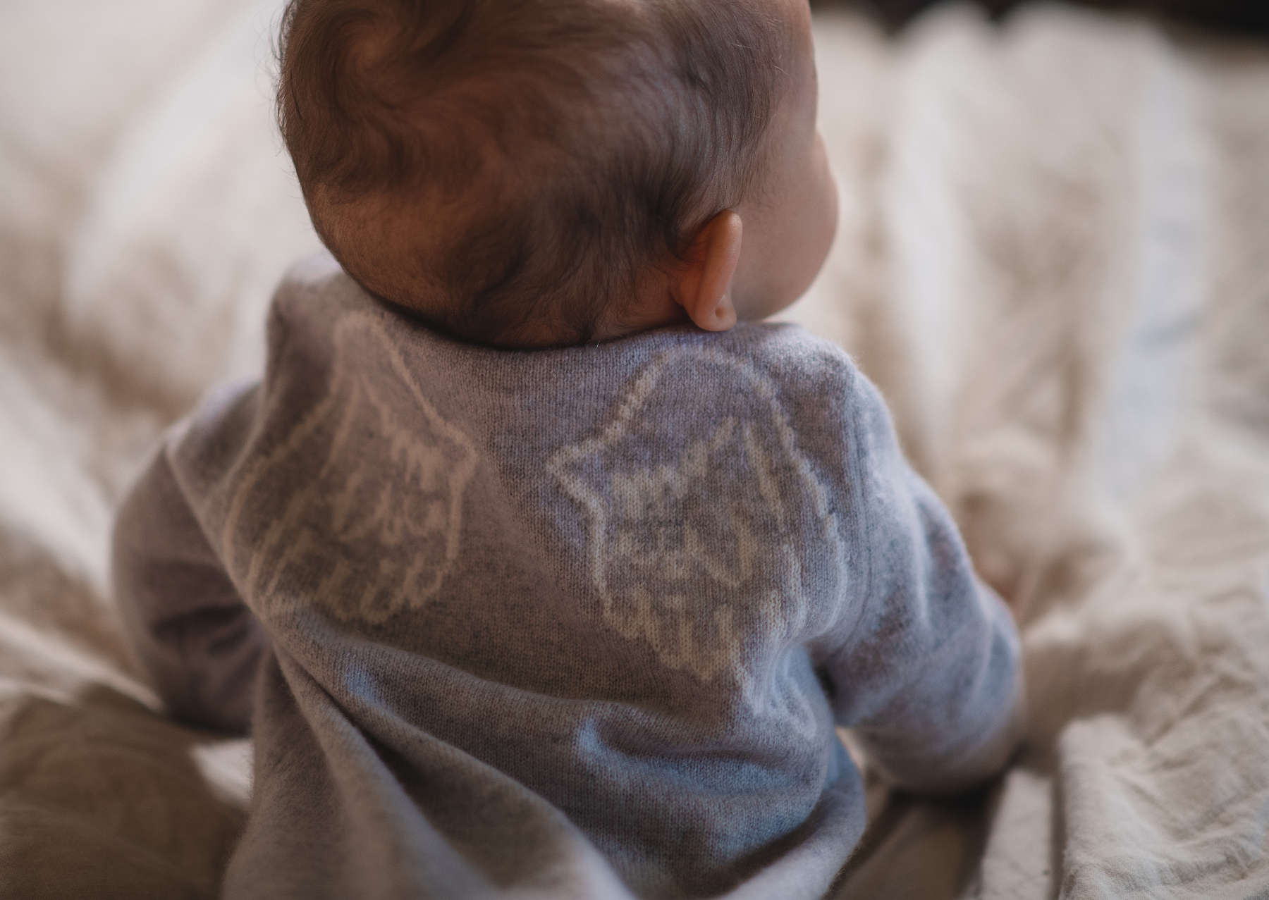 Give your Little One Wings with this sweet little 2 ply Angel Onesie in Unisex Grey. After all, aren’t all our Tiny Ones the sweetest of angels?   Made with the softest cashmere/ merino blend from Inner Mongolia, it will keep your Little One cosy and warm all winter long. 
