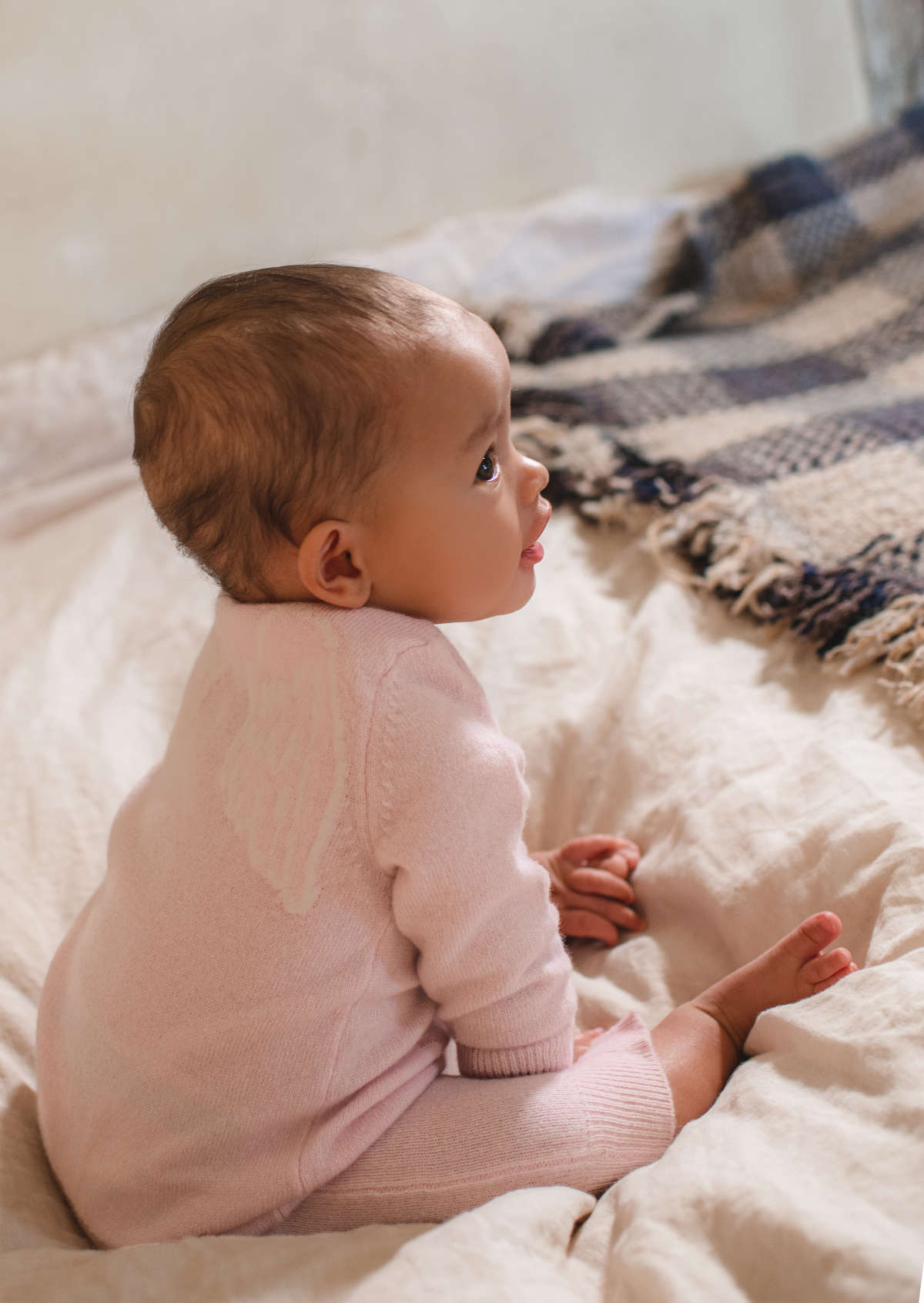 Give your Little One Wings with this sweet little 2 ply Angel Onesie in Blush Pink. After all, aren’t all our Tiny Ones the sweetest of angels?   Made with the softest cashmere/ merino blend from Inner Mongolia, it will keep your Little One cosy and warm all winter long. 